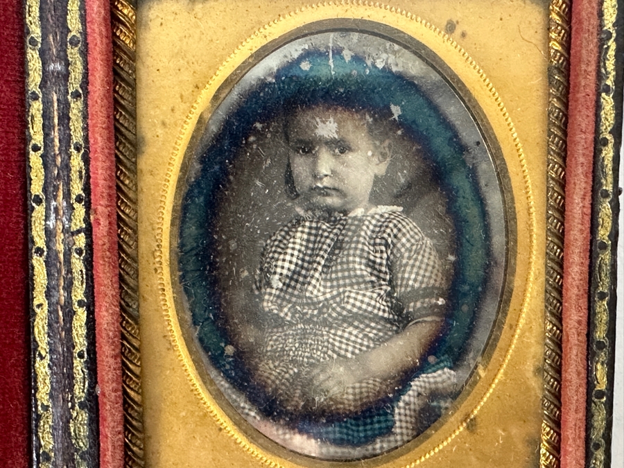 Pair Of Antique Daguerreotypes [Photo 5]