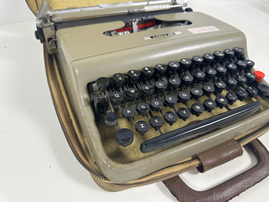 Vintage Olivetti Lettera 22 Portable Mechanical Typewriter Designed By Marcello Nizzoli In 1949 Popular In Italy [Photo 5]
