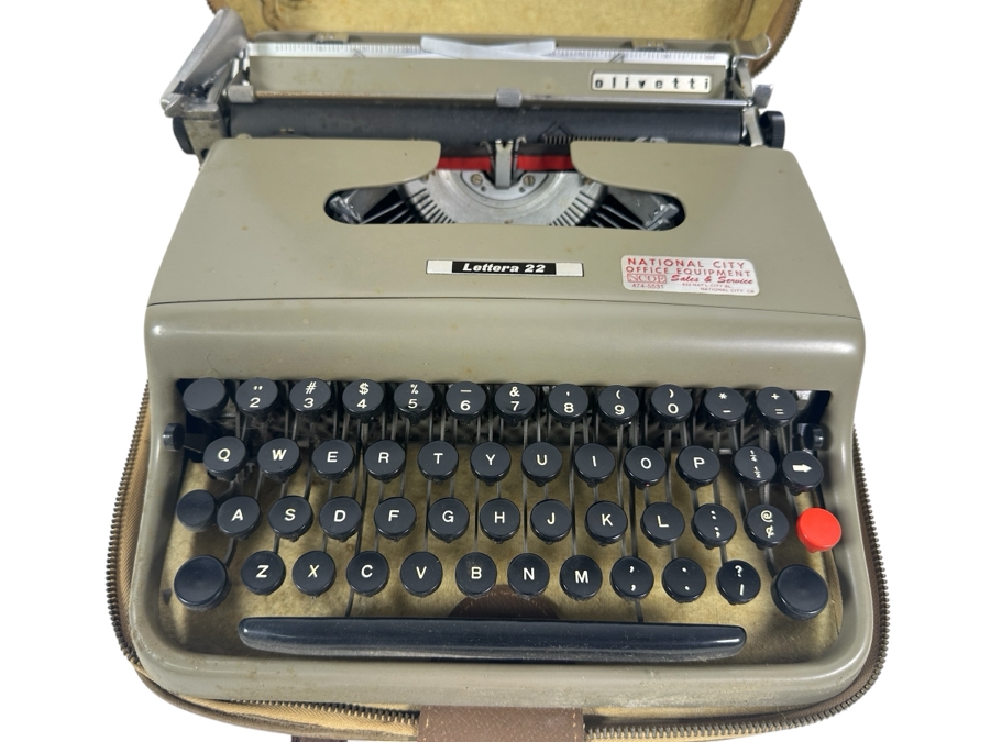 Vintage Olivetti Lettera 22 Portable Mechanical Typewriter Designed By Marcello Nizzoli In 1949 Popular In Italy [Photo 1]