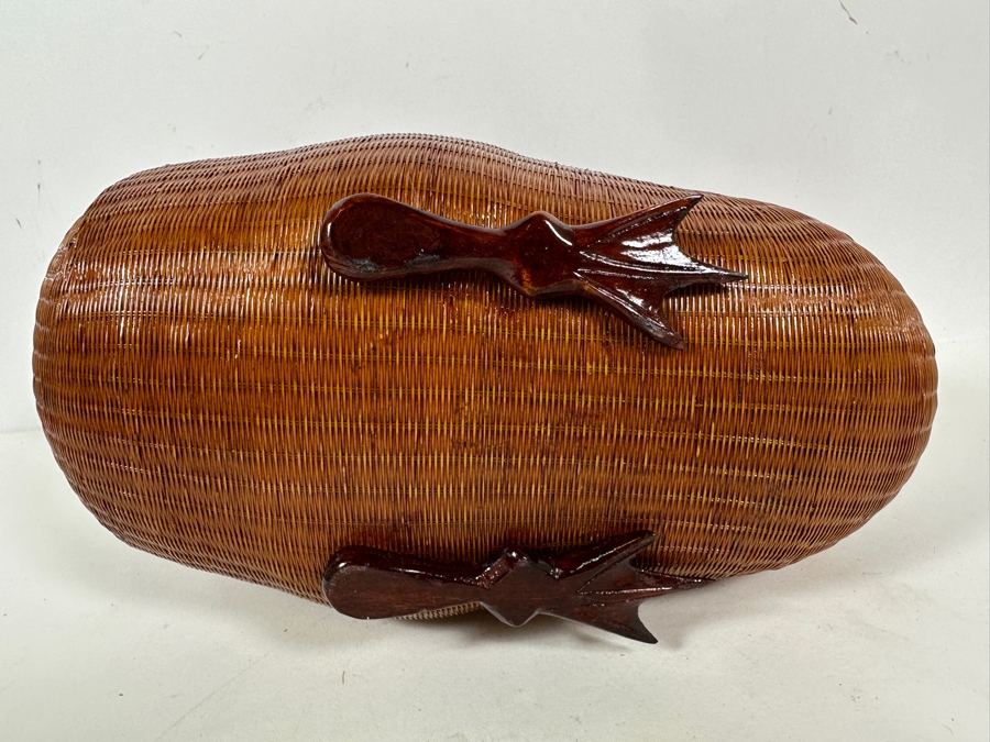 Vintage Chinese Woven Split Bamboo Duck Box With Wooden Eggs 13W X 5D X 8H [Photo 10]