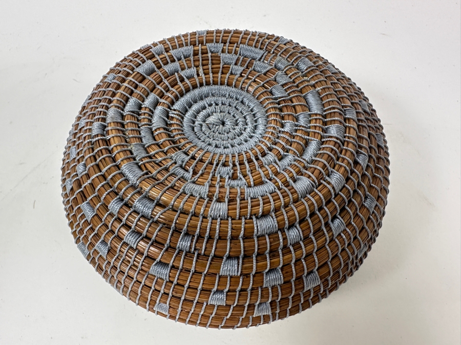 Carol E. Lang Basket With Longleaf Pine Needles And Cotton Yarn 5W X 3H Retails $150 [Photo 4]
