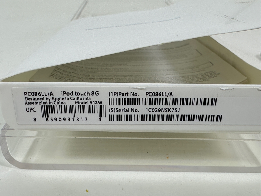 8GB iPod Touch PC086LL/A [Photo 5]