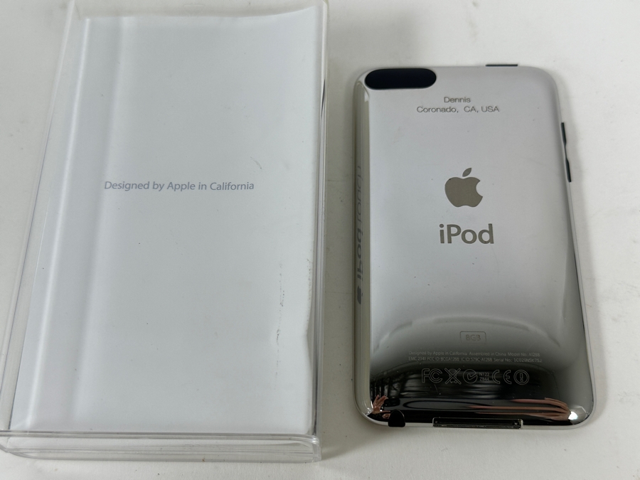 8GB iPod Touch PC086LL/A [Photo 2]