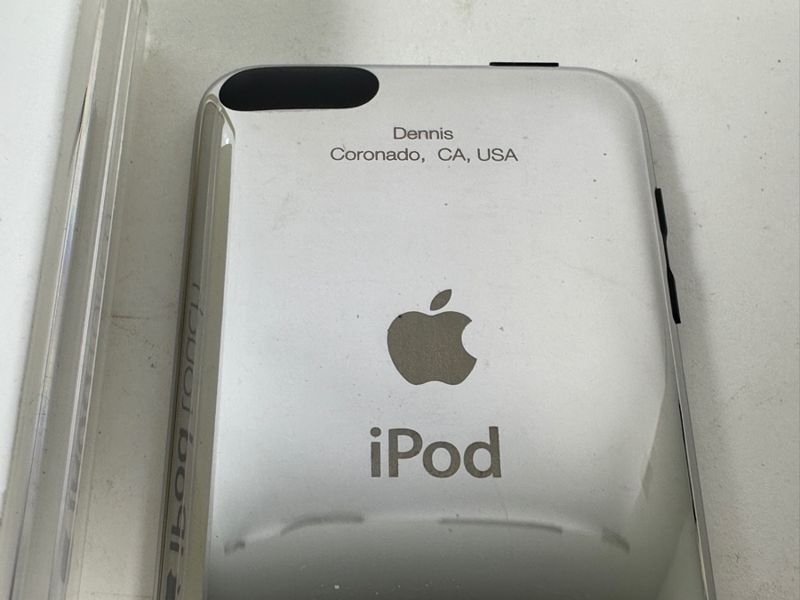 8GB iPod Touch PC086LL/A [Photo 3]