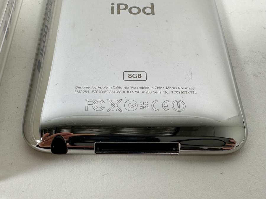 8GB iPod Touch PC086LL/A [Photo 4]