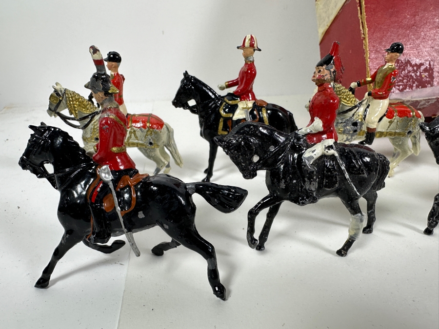 Britains Toy Soldiers Historical Series Her Majesty's State Coach With Windsor Greys Horses Plus Extra Horses With Original Damaged Box [Photo 15]