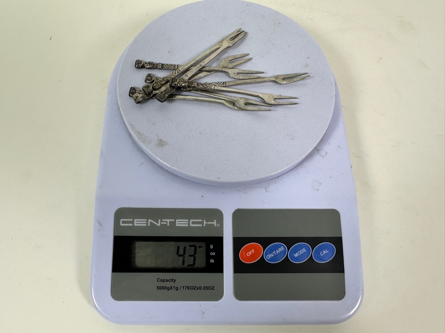 Eight .900 Silver Vintage Cocktail Forks 3.25L 43g - Sterling Silver Melt Value = $95 [Photo 7]