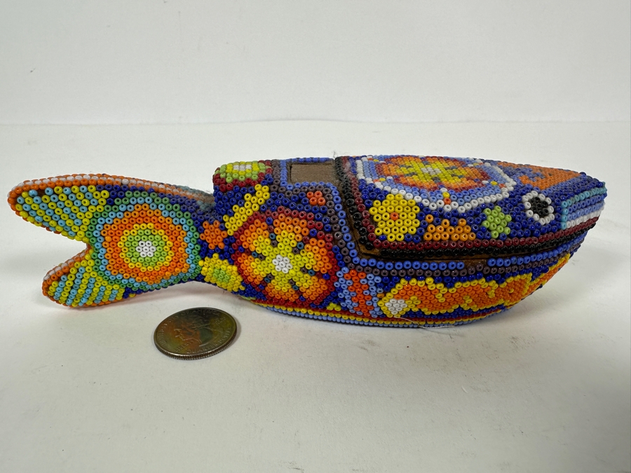 Vintage Huichol Mexican Beaded Art Wooden Fish Box 7W [Photo 3]