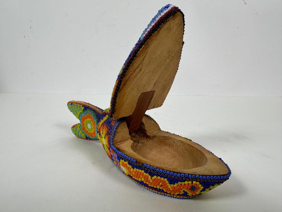 Vintage Huichol Mexican Beaded Art Wooden Fish Box 7W [Photo 6]