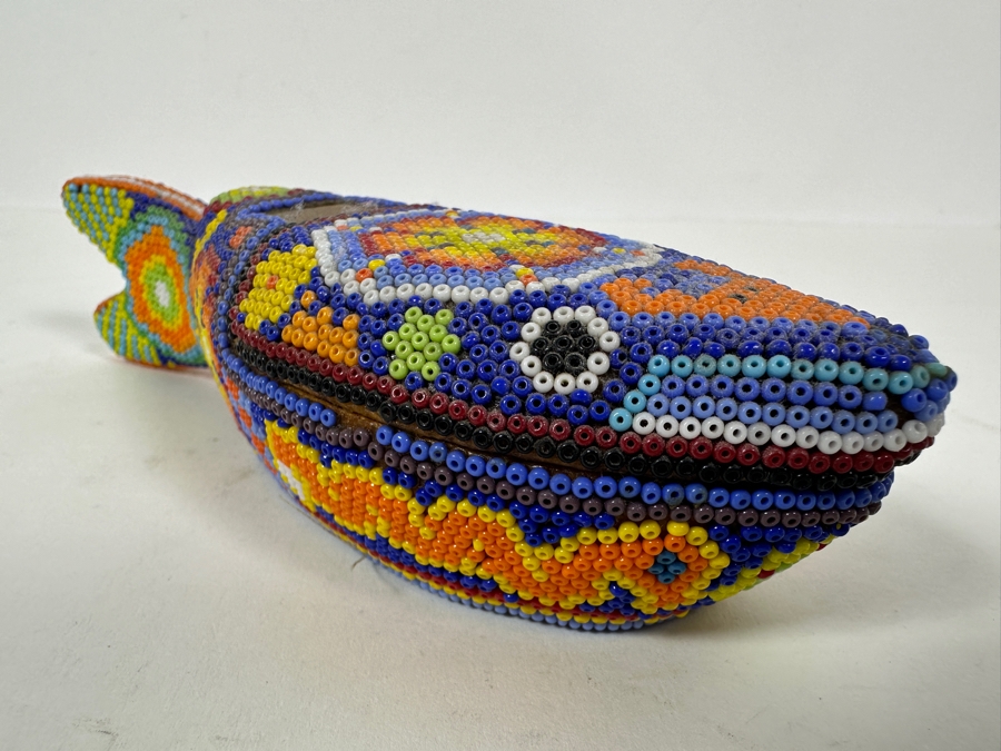 Vintage Huichol Mexican Beaded Art Wooden Fish Box 7W [Photo 5]