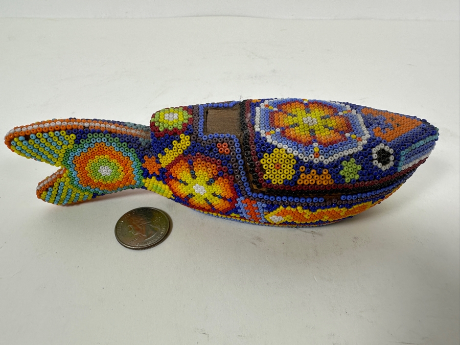 Vintage Huichol Mexican Beaded Art Wooden Fish Box 7W [Photo 4]