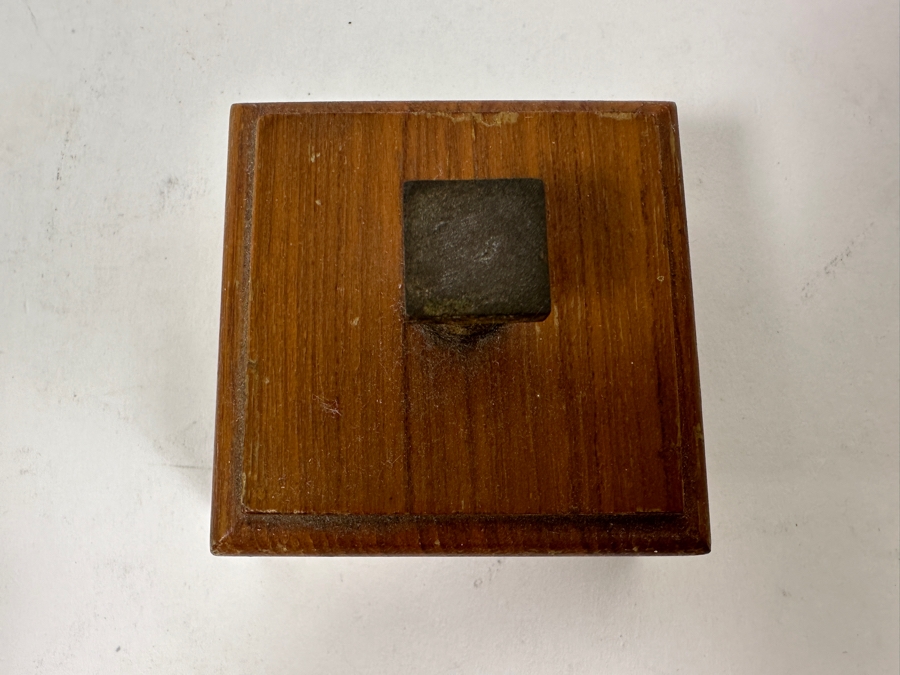 Collectible Piece Of Teakwood From The Deck Of The Battleship Missouri At The Signing Of The Peace Treaty With Japan September 2, 1945 [Photo 3]