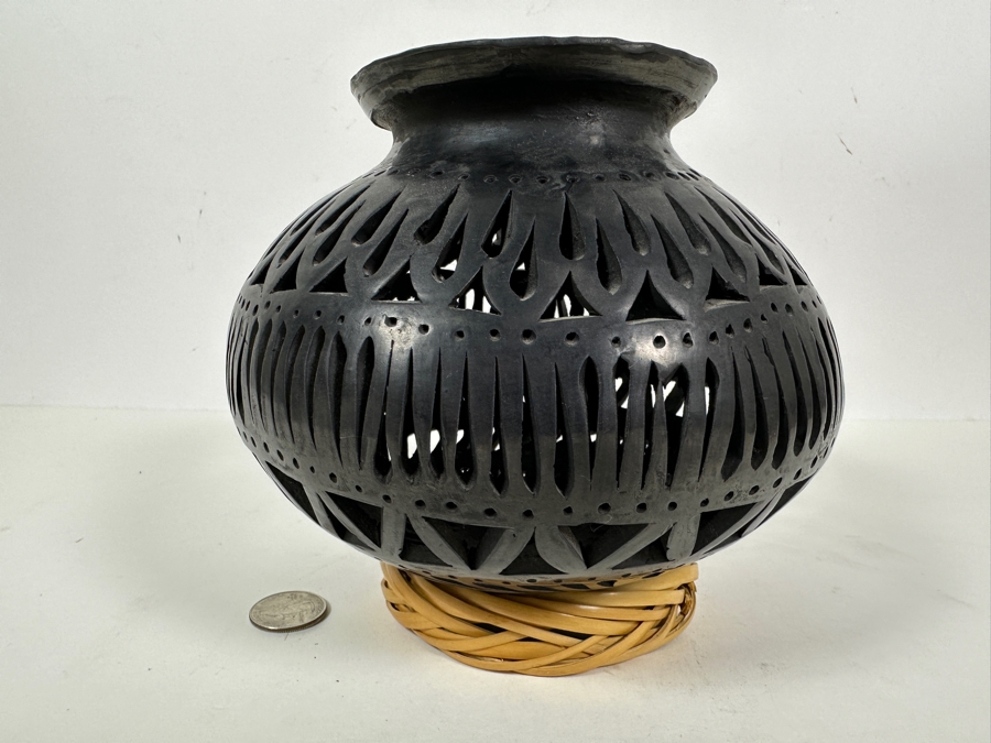 Barro Negro Pottery From Oaxaca Mexico Vase 6H [Photo 2]