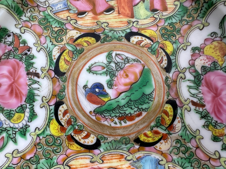 Vintage Chinese Hand Painted Famille Rose Medallion Porcelain Dish 7-1/8W [Photo 4]