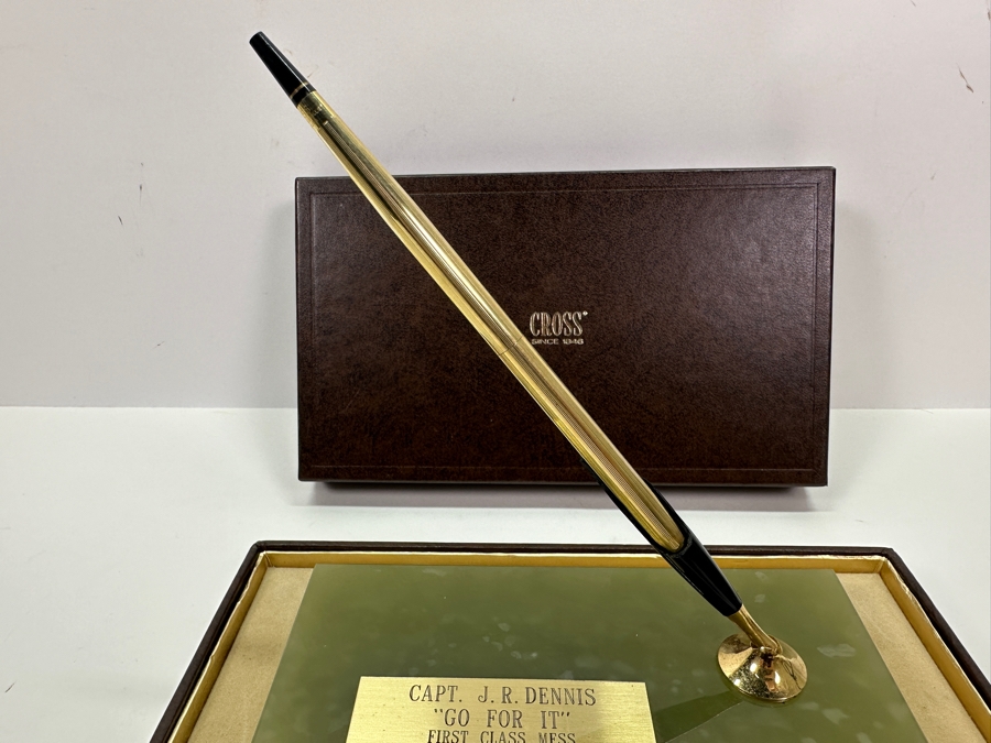 Cross Pen Marble Desk Set Inscribed Capt. J. R. Dennis 'Go For It' USS Dubuque LPD-8 [Photo 4]