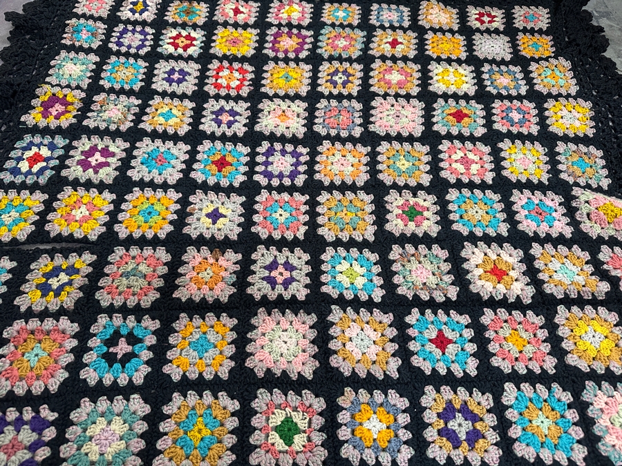 Vintage Handmade Crochet Throw Blanket 47 X 65 [Photo 3]