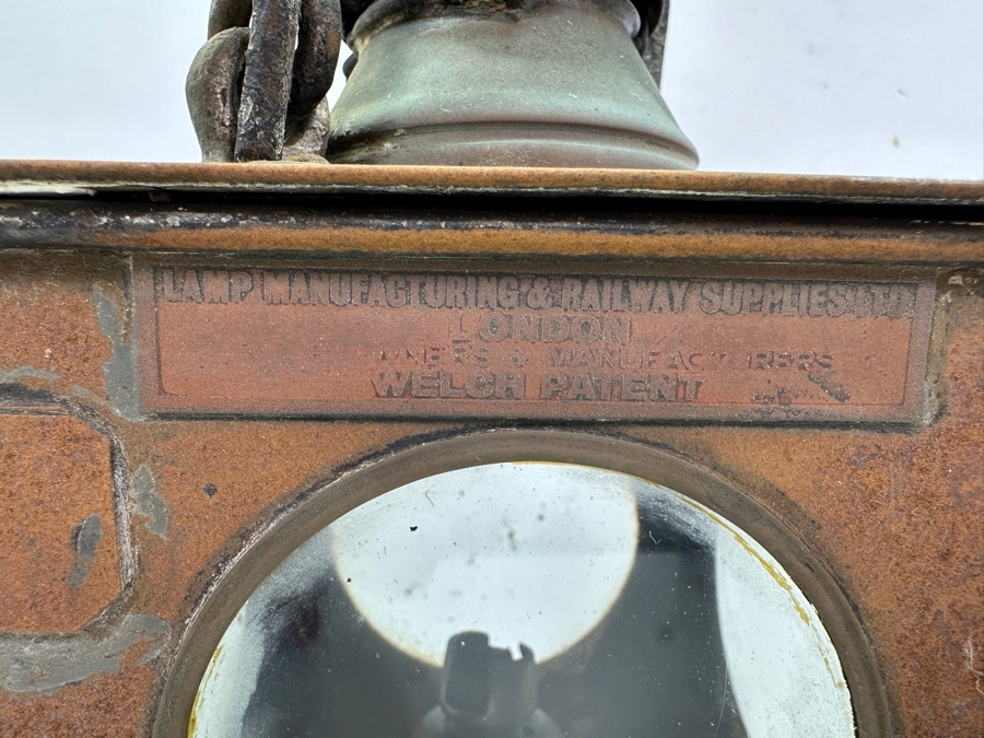 Lamp Manufacturing & Railway Supplies Ltd. London England LNER Welch Patent Railway Oil Lamp Lantern 12H [Photo 3]