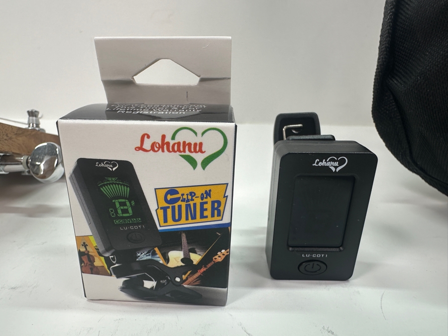 Lohanu LU-C Ukulele with Carrying Case, Picks and Tuner 25' [Photo 10]