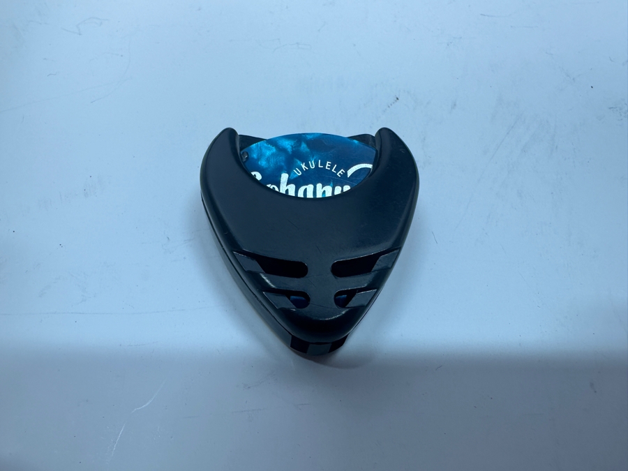 Lohanu LU-C Ukulele with Carrying Case, Picks and Tuner 25' [Photo 9]