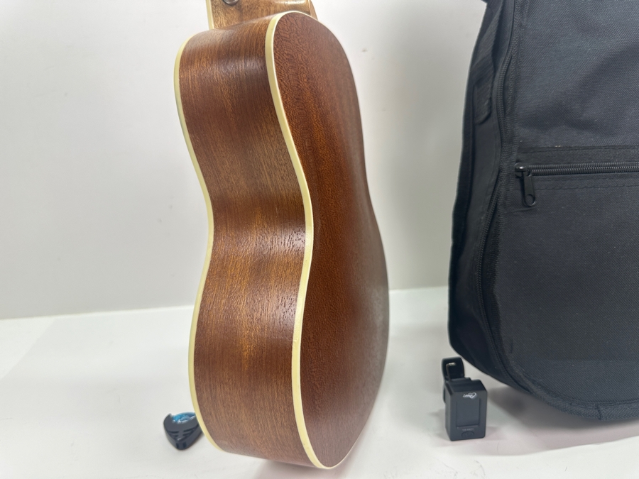 Lohanu LU-C Ukulele with Carrying Case, Picks and Tuner 25' [Photo 7]