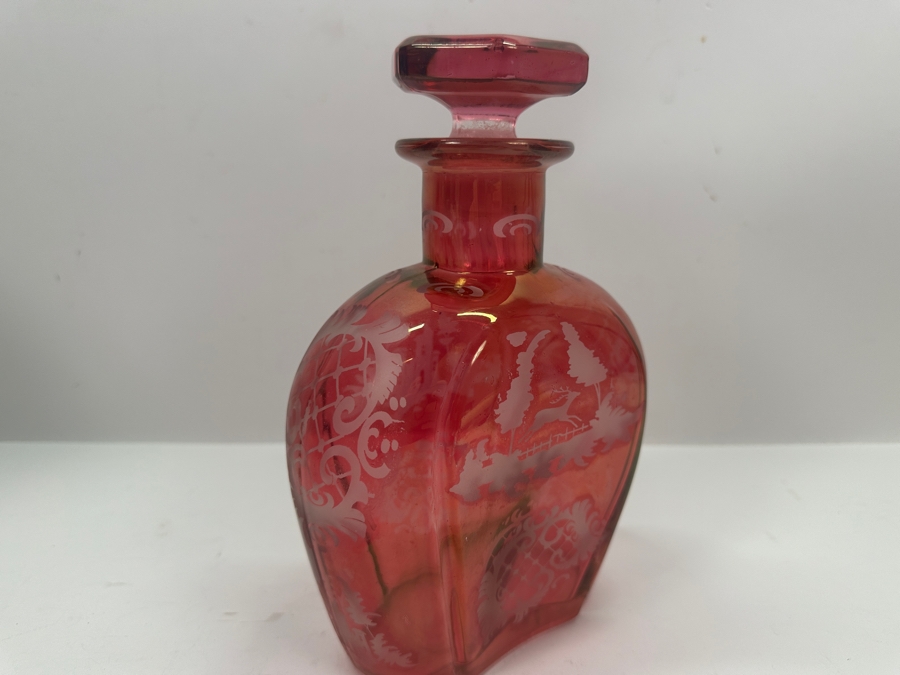 Lotus Glass Hunt Scene Ruby Decanter with Stain and Etched Design 8.5'H [Photo 3]