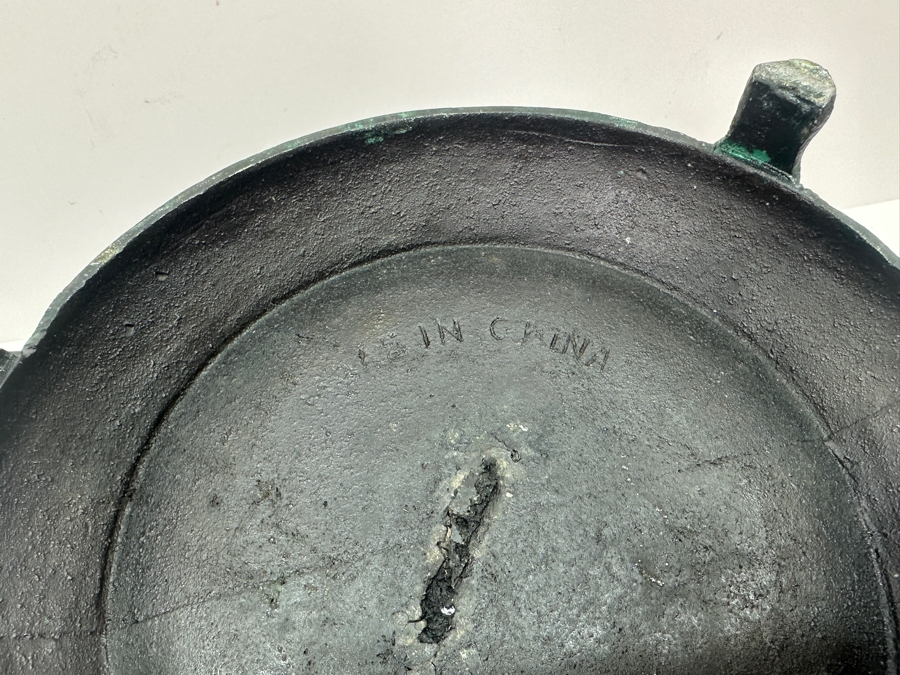 MCM Ice Bucket in the Style Of James Mont / A Reproduction Chinese Bronze Vessel [Photo 10]