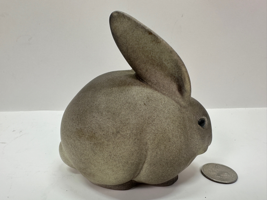 Vintage Art Pottery Hildred Reents Rabbit Figurine 4'W x 4'H [Photo 2]