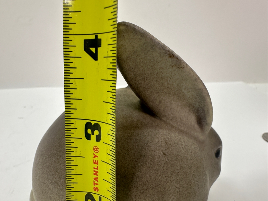 Vintage Art Pottery Hildred Reents Rabbit Figurine 4'W x 4'H [Photo 10]
