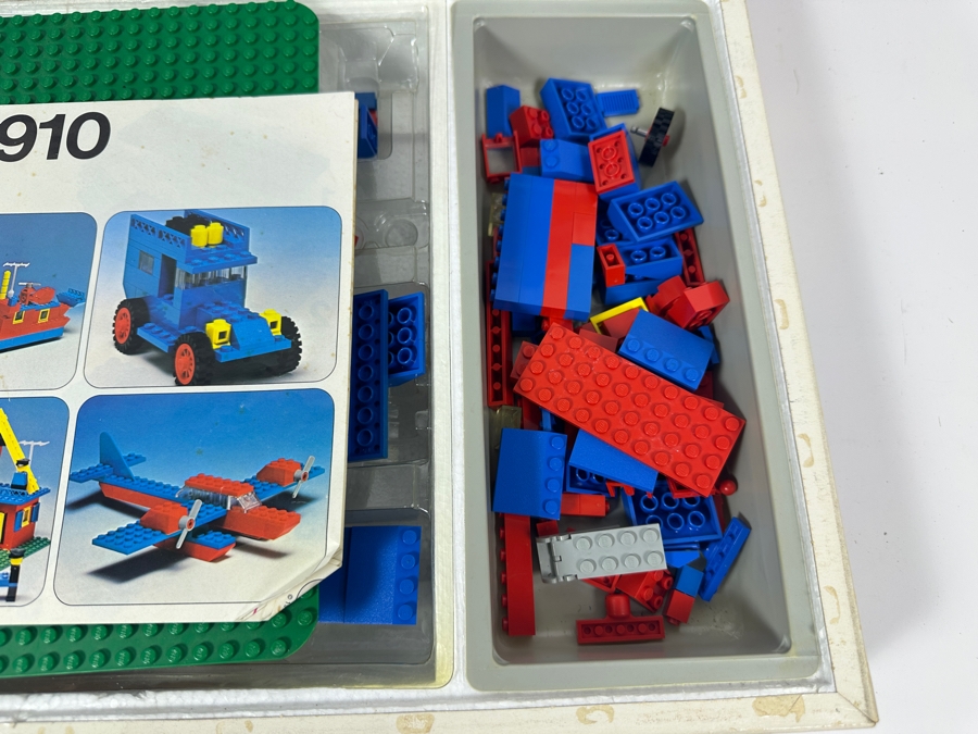 Vintage 1976 LEGO Universal Building Set 910 (As Is - Pieces Not Counted) [Photo 5]