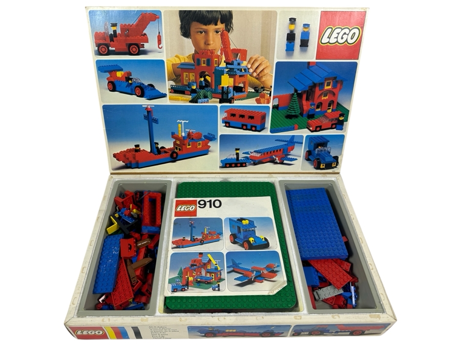 Vintage 1976 LEGO Universal Building Set 910 (As Is - Pieces Not Counted)