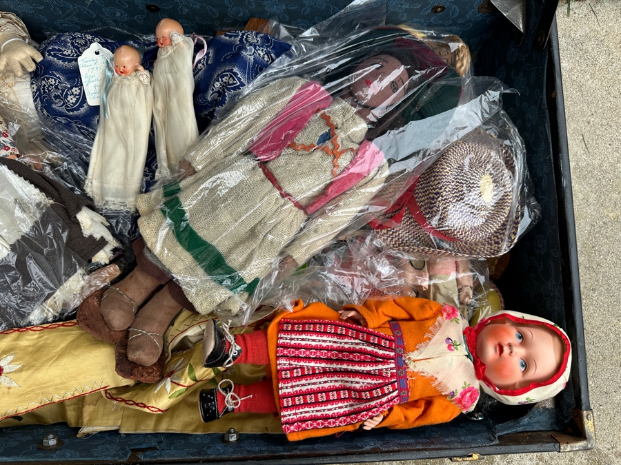 Just Added - Vintage Black Foot Locker Trunk Filled With Vintage Dolls 30W X 17D X 9H [Photo 11]