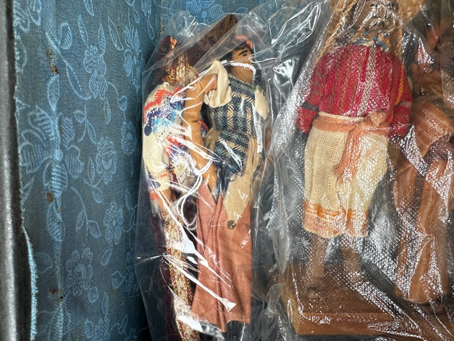 Just Added - Vintage Black Foot Locker Trunk Filled With Vintage Dolls 30W X 17D X 9H [Photo 19]