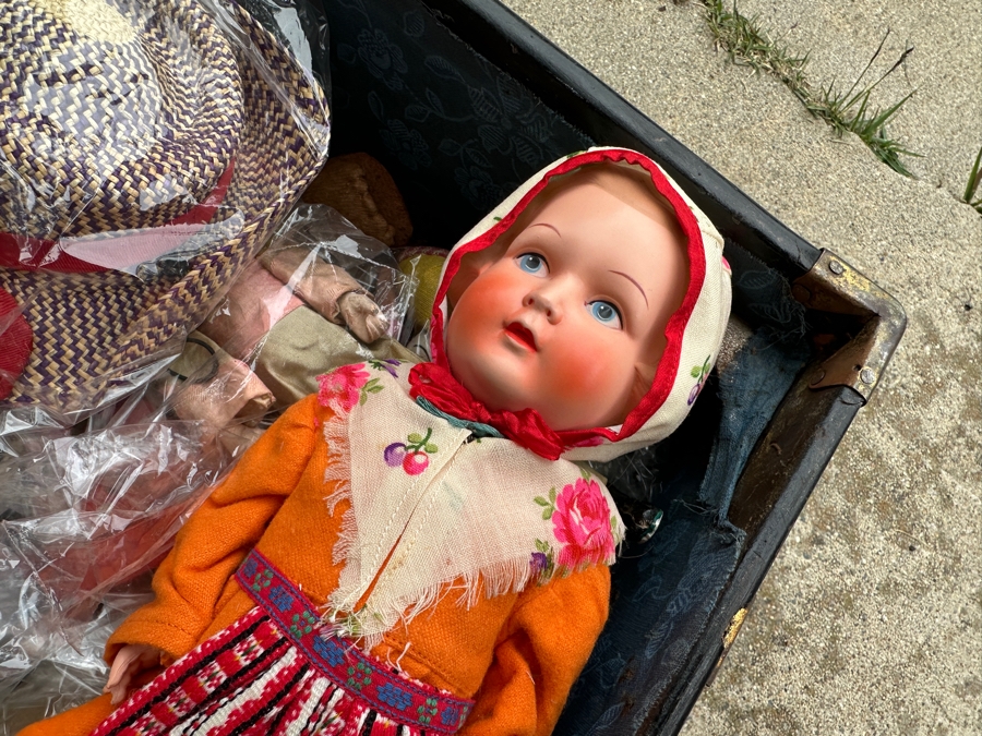 Just Added - Vintage Black Foot Locker Trunk Filled With Vintage Dolls 30W X 17D X 9H [Photo 12]