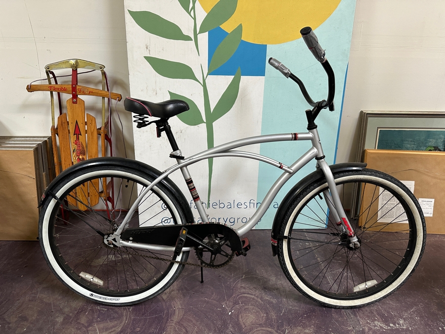Just Added - Huffy Beach Cruiser Bicycle Bike - Needs New Grips [Photo 1]