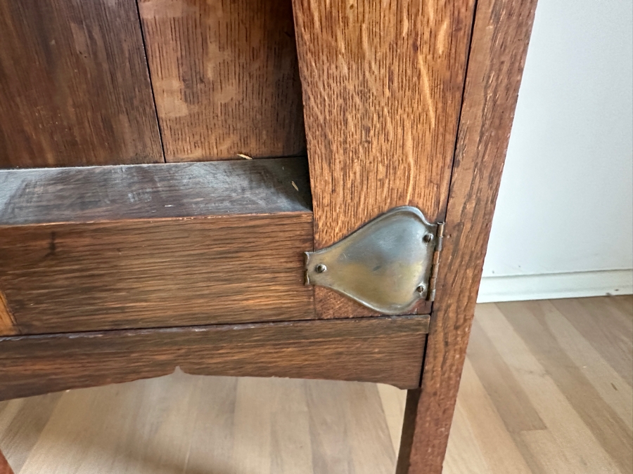 Just Added - Vintage Arts And Crafts Tiger Oak Bedside Table Cabinet 19W X 15D X 30H [Photo 8]