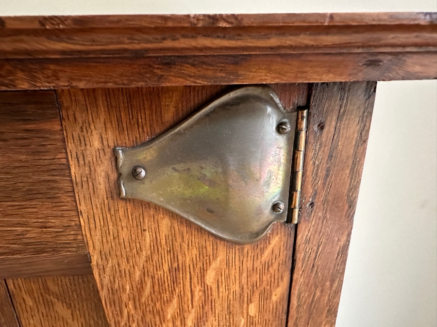 Just Added - Vintage Arts And Crafts Tiger Oak Bedside Table Cabinet 19W X 15D X 30H [Photo 7]