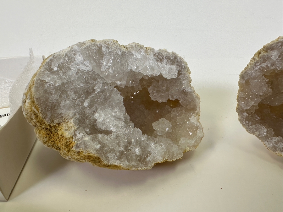Collection Of Geodes And Agates [Photo 8]