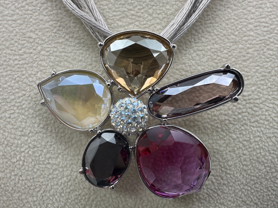 Swarovski Crystal Pendant Necklace [Photo 1]