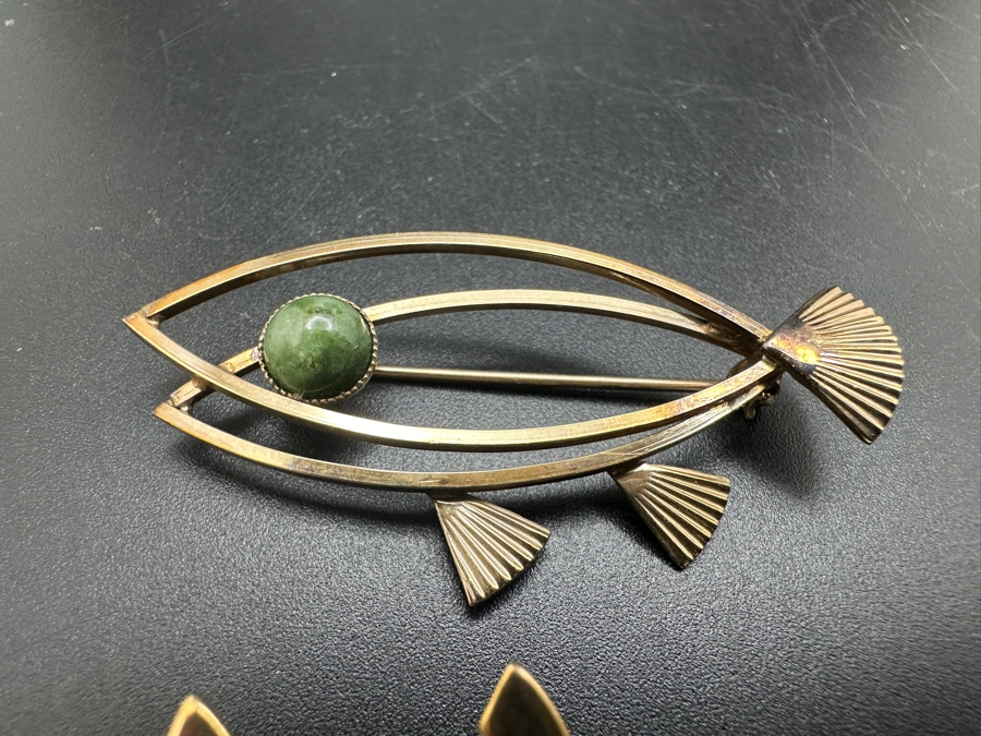 WRE W. E. Richards Turtle Pin Brooch Sterling Silver Gold Filled Carved Stone (Bottom) And Vintage Winard Gold Filled Fish Pin Brooch (Top) [Photo 3]