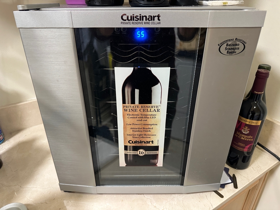 Cuisinart Private Reserve Wine Cellar 16 Bottle Capacity Electronic Temperature Control Low Power Consumption Interior Light Brushed Stainless