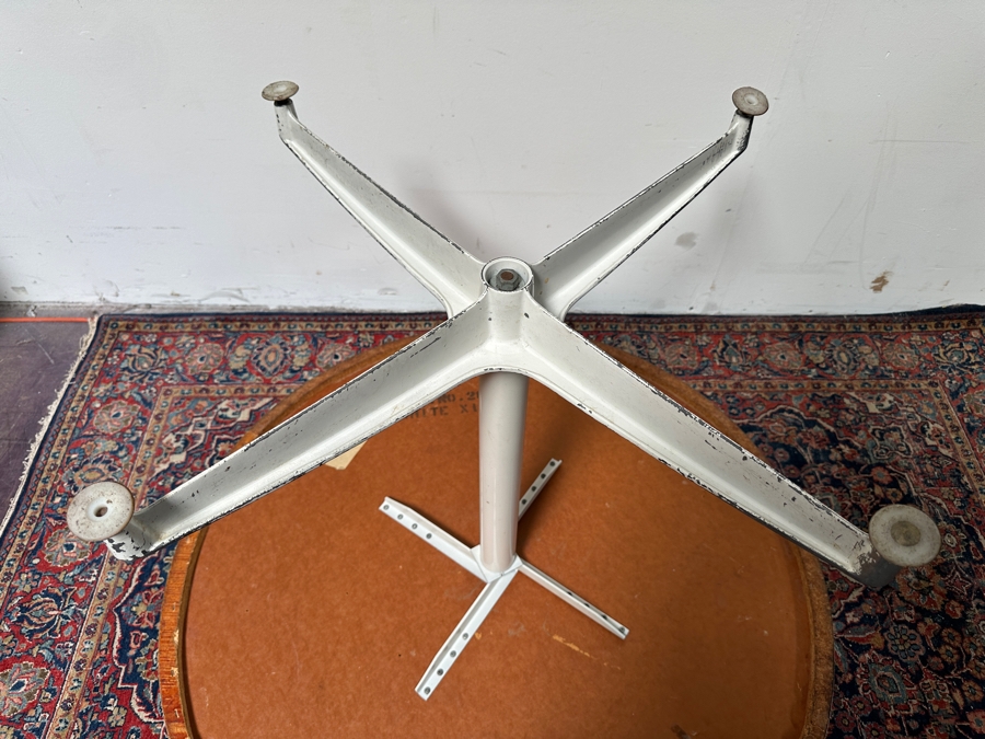 Vintage Mid-Century Modern Round Table White XI 41.75W X 27.75H [Photo 8]