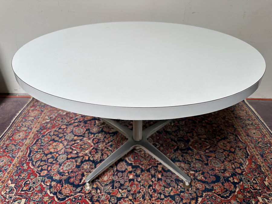 Vintage Mid-Century Modern Round Table White XI 41.75W X 27.75H [Photo 4]