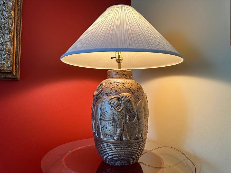 Elephant Motif Table Lamp 28H [Photo 4]