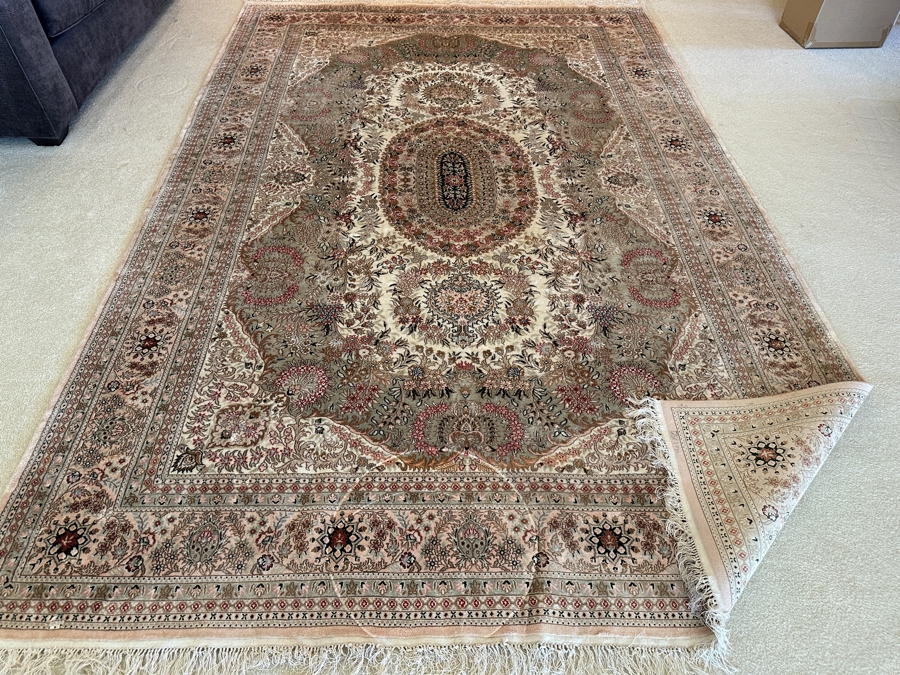 Finely Hand Woven Wool Persian Area Rug 73.5 X 111 [Photo 2]