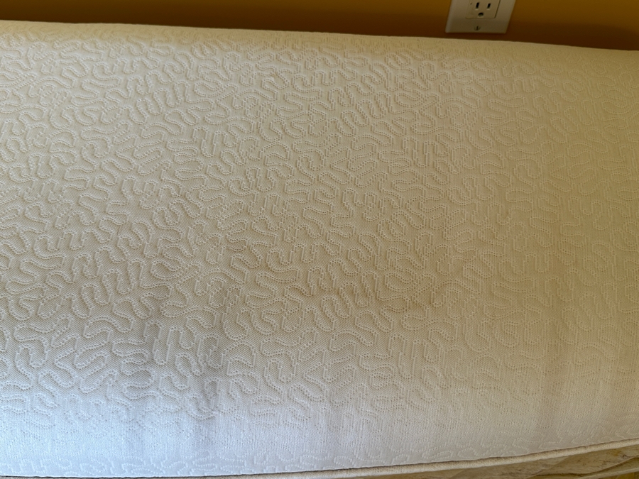 Bernhardt Furniture Bench 53W X 17.5D X 19.5H [Photo 4]