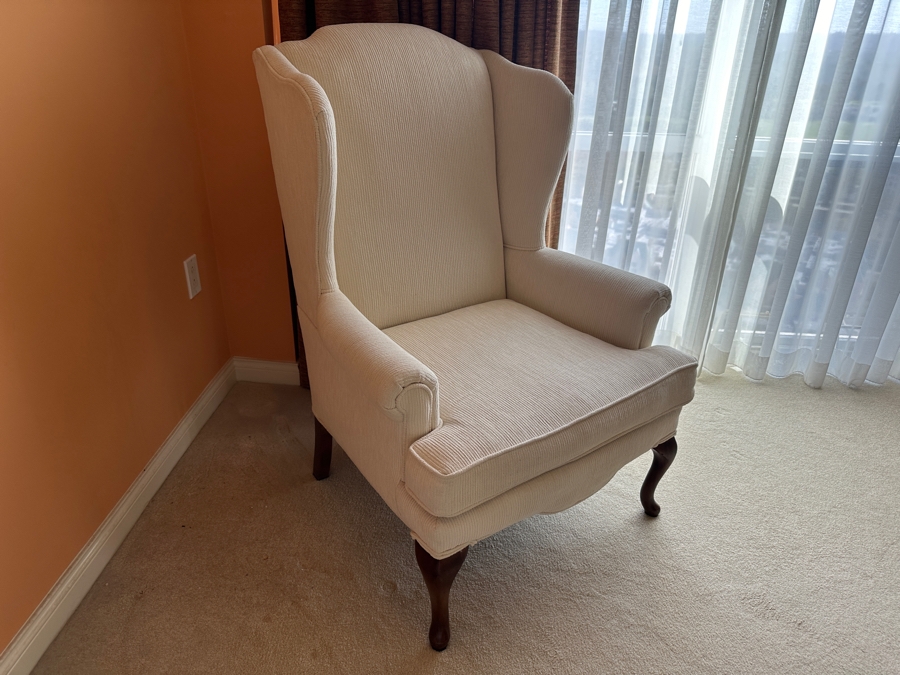 Queen Anne Style Upholstered Armchair [Photo 3]
