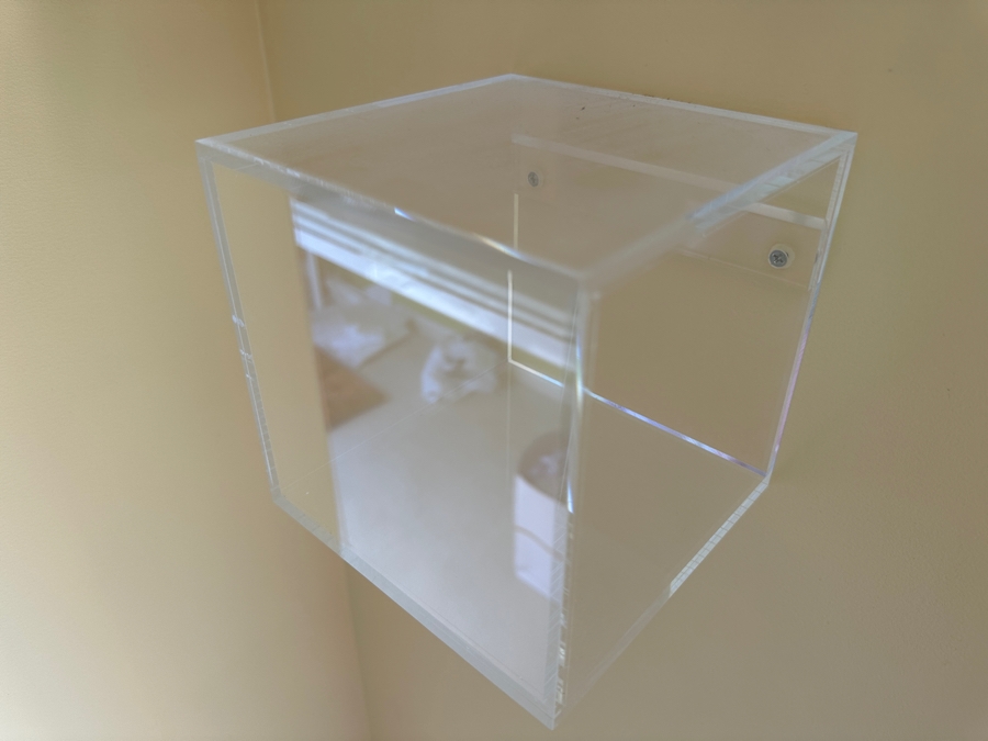 Set Of Four Lucite Display Wall Mounted Cases 6W X 6D X 6H Each [Photo 3]