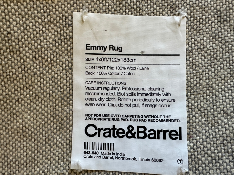 Crate & Barrel Wool Emmy Area Rug 4' X 6' [Photo 3]