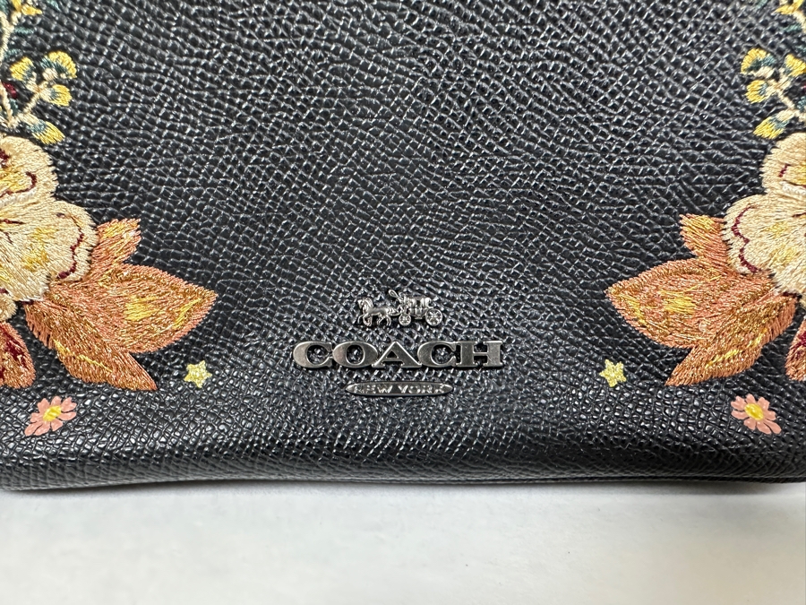 Small Coach Handbag [Photo 5]