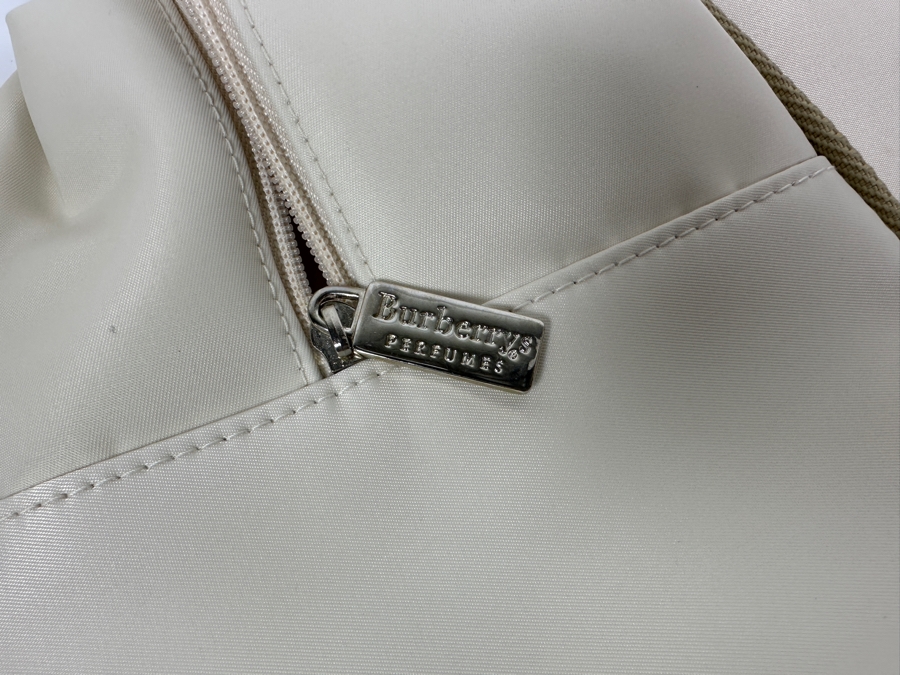 Weekend Burberrys Of London Perfume Spray 50ml And Burberry Perfumes Handbag 18W [Photo 6]